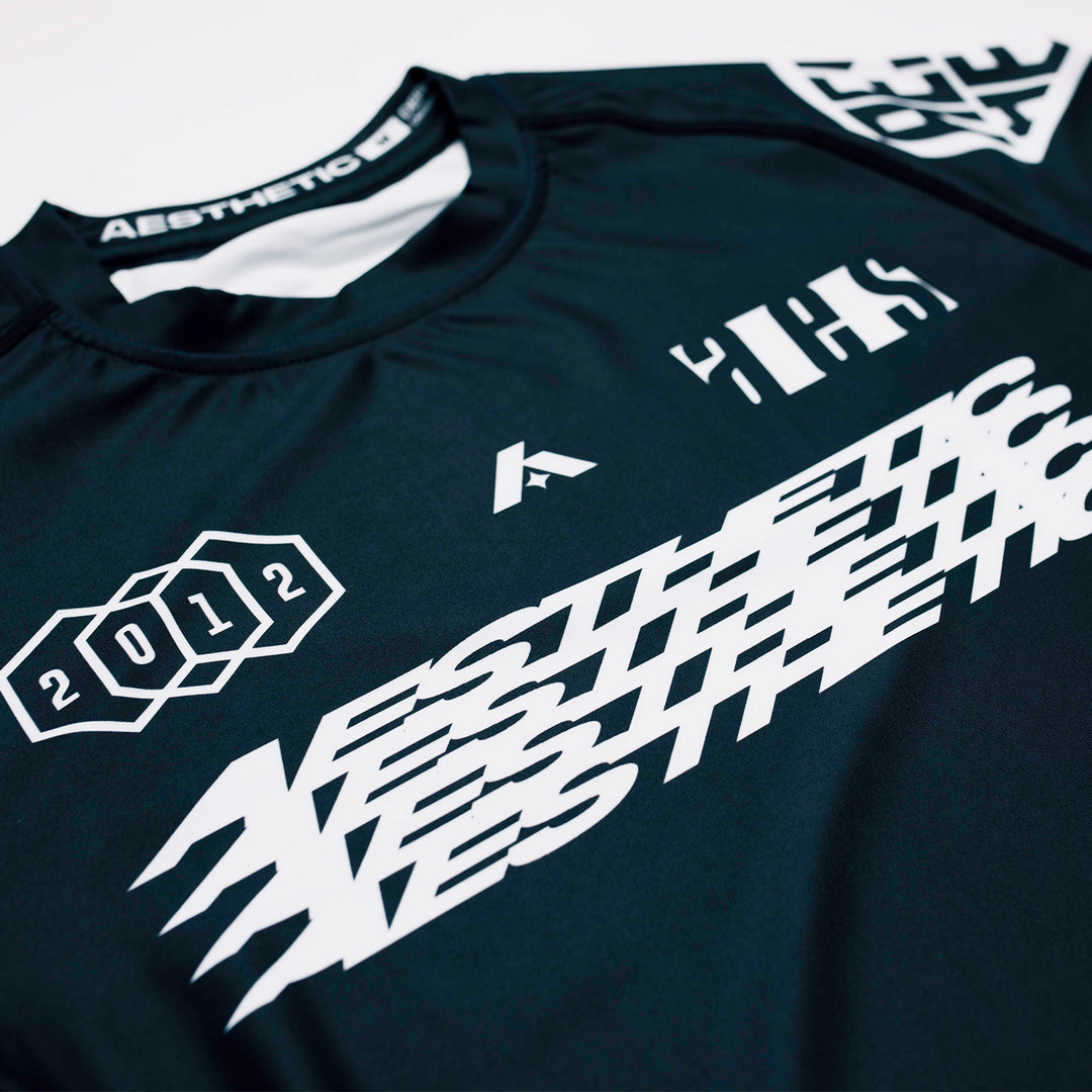 AESTHETIC Axis Short Sleeve Rashguard - Black front close up - Aesthetic Australia
